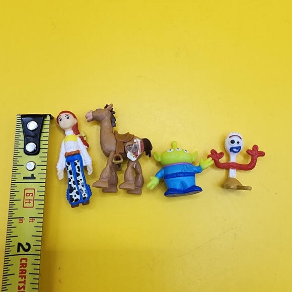 Toy Story Mini Figures 1" Disney/Pixar Jesse Bullseye - Picture 1 of 3